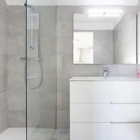 Home2book Bright Ocean View *